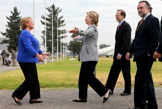 100302-clinton-chile-hmed-6a.jpg