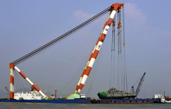 Image: Salvaging a sunken naval vessel