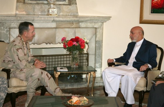 Image: Hamid Karzai, US Admiral Mike Mullen