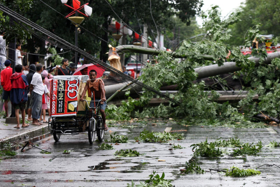 Image: Powerful typhoon batters the northern and eastern Philippines