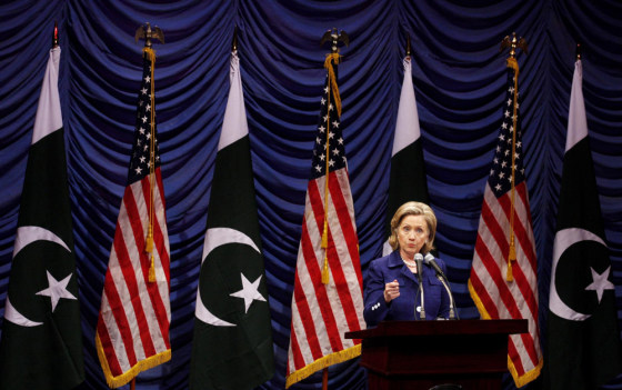Image: US secretary of state Hillary Clinton visits Pakistan