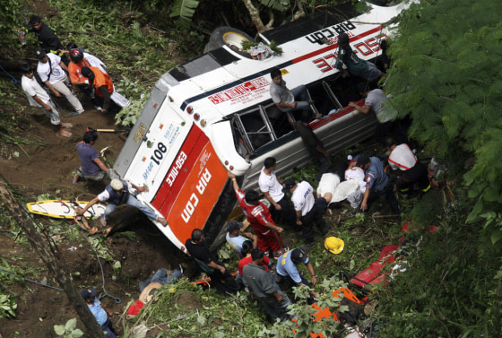 Image: Bus crash in the Philippines