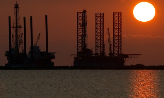 Image: Oil platforms under construction in Louisiana