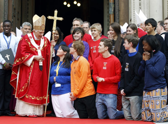Image: Pope Benedict XVI chats with Catholic youth
