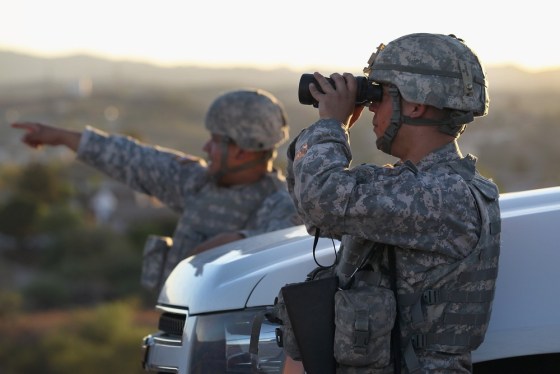 Image: Arizona National Guard monitors US - Mexico border