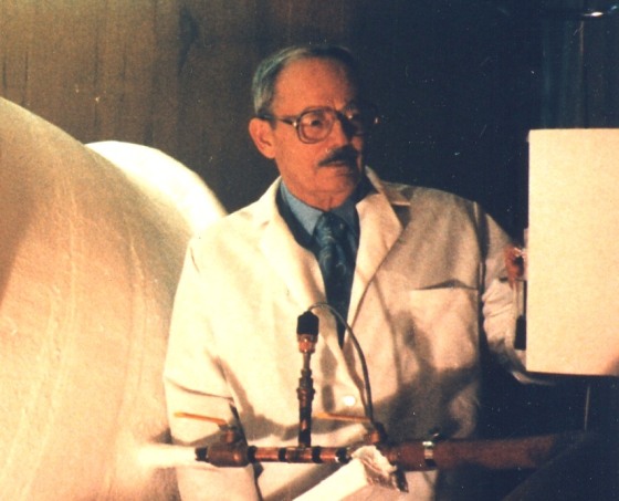 Image: Ettinger with cryostat