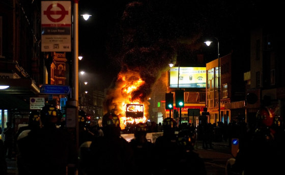 Image: BRITAIN-POLICE-UNREST