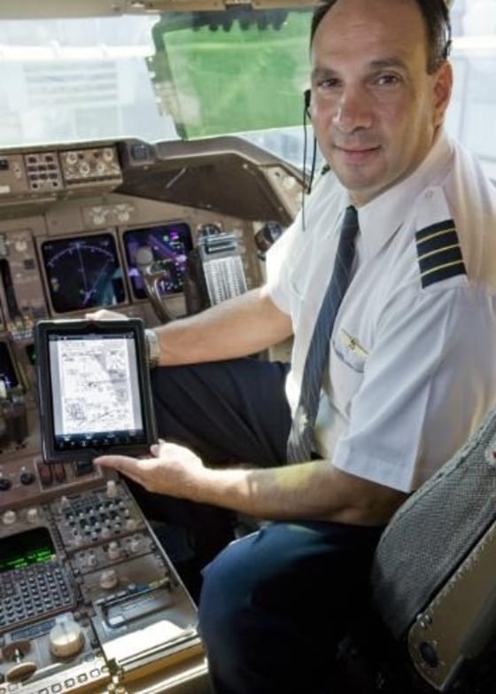 Image: pilot with iPad