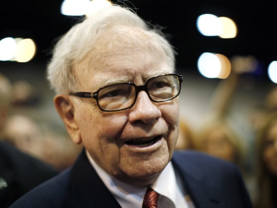 Image: Berkshire Hathaway Chairman Warren Buffett wanders the company trade show before his company's annual meeting in Omaha