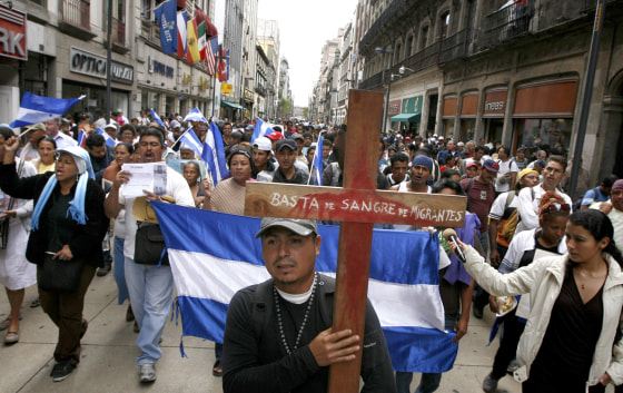 Image: Protest in Mexico against violence toward migrants