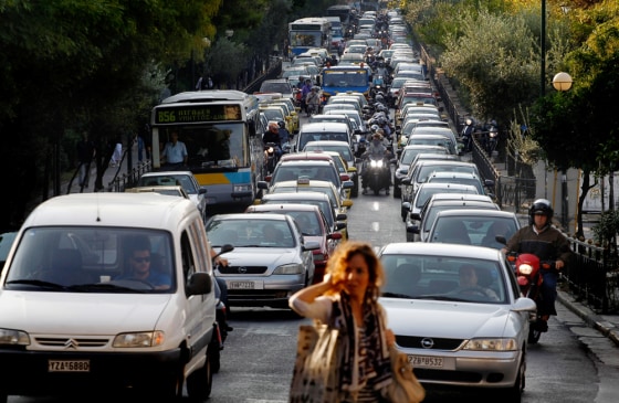 Image: Long lines of traffic in Athens caused by strikes