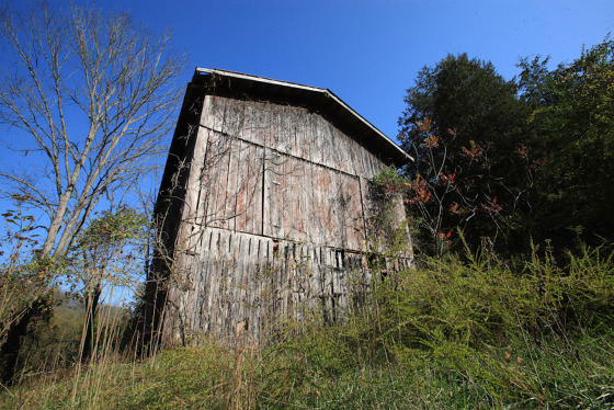 Image: A barn used as a shell for fraud