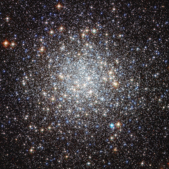 The globular cluster Messier 9 shines in this new photo from the Hubble Space Telescope.