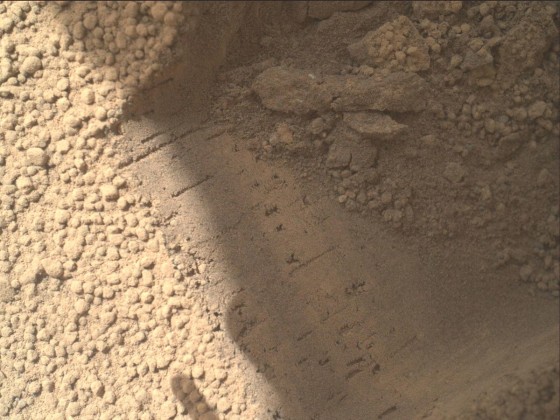 Image: Bright particles on Mars