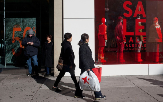 Image: Shoppers Seek Out Post-Christmas Sales
