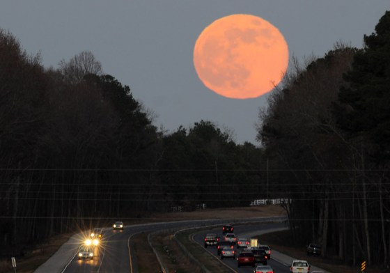 A researcher has found that storms that occurred in the Atlantic Ocean between 1950 and 2007 were more likely to form right after a new moon.