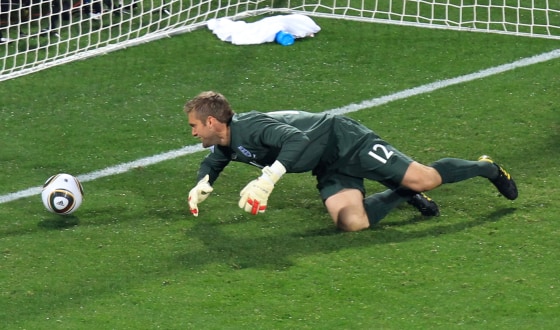 Image: England v USA: Group C - 2010 FIFA World Cup