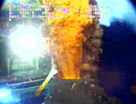 Image:Oil and gas continuing to leak at the Deepwater Horizon oil spill site in the Gulf of Mexico