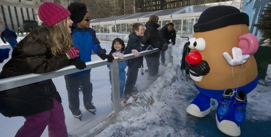 Image: New Mr. Potato Head greets kids near toy fair