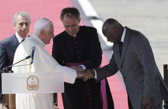 ANGOLA-VATICAN-SANTOS-POPE