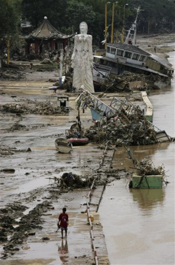 APTOPIX Philippines Asia Storm