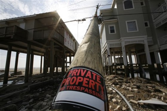 CORRECTION Ike Beach Houses