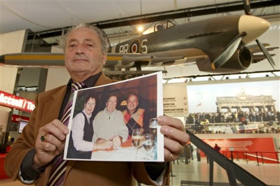 French WWII babies shed shame, find roots