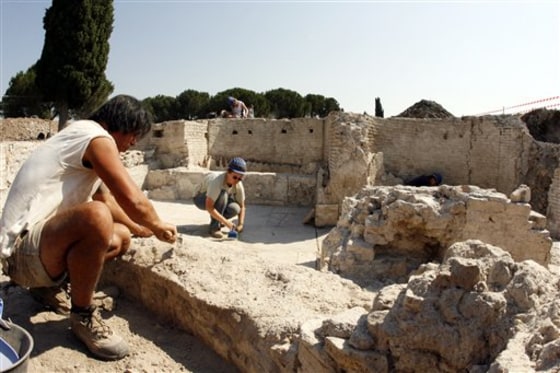 ITALY ANCIENT BATH
