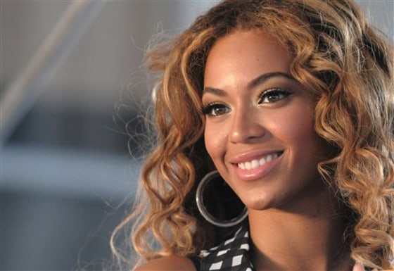 Beyonce talking Vegas shows with Wynn