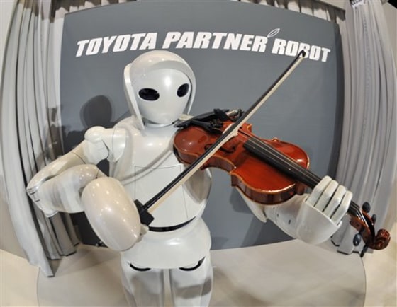 APTOPIX Japan Toyota Robot
