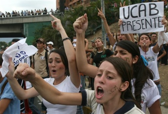 Venezuela Chavez Vs TV