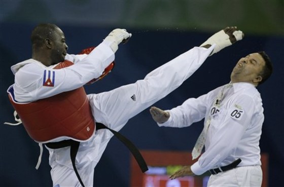 APTOPIX Beijing Olympics Taekwondo Mens 80Kg