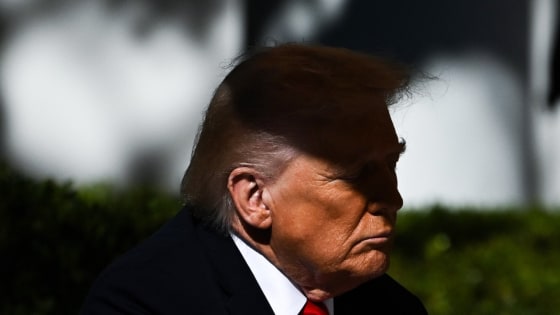 Lawrence: Trump looking away from a man in need should be the portrait for his second term