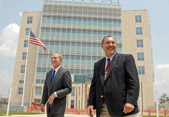 Richard \"Dickie\" Scruggs, Paul Leonard