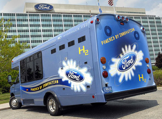 The internal combustion engine on this&nbsp;bus runs on hydrogen. Florida has been running four of the Ford-built shuttles, and will be getting four more.