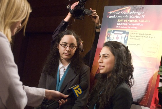 Image: Janelle Schlossberger, left, and Amanda Marinoff.