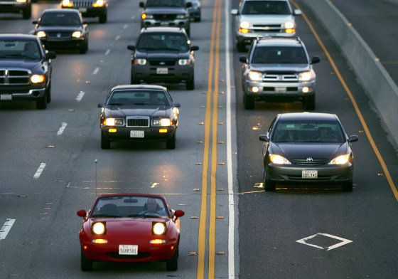 Image: Cars drive in the High Occupancy Vehicle