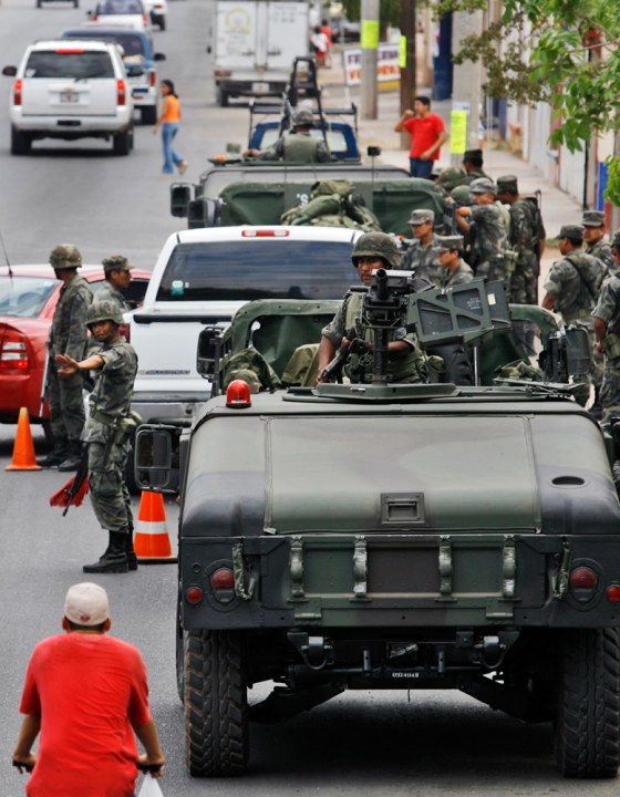 Image: checkpoint in Culiacan, Sinaloa state