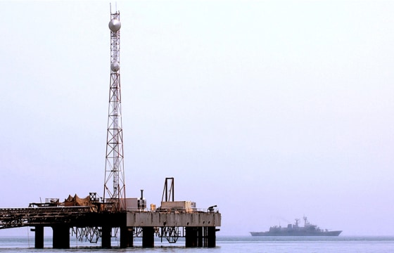 Image: Oil platform