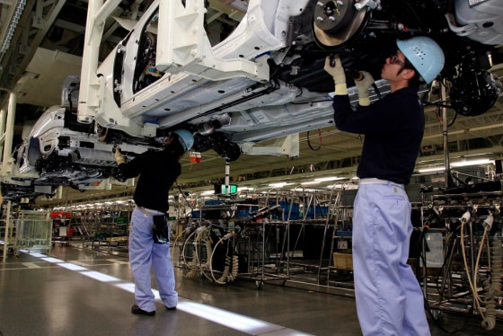 Toyota Cut Domestic Contract Staff 20% In April-Sept Half