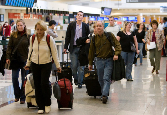 Image: Passengers at Atlanta Hartsfield Jackson International Airport