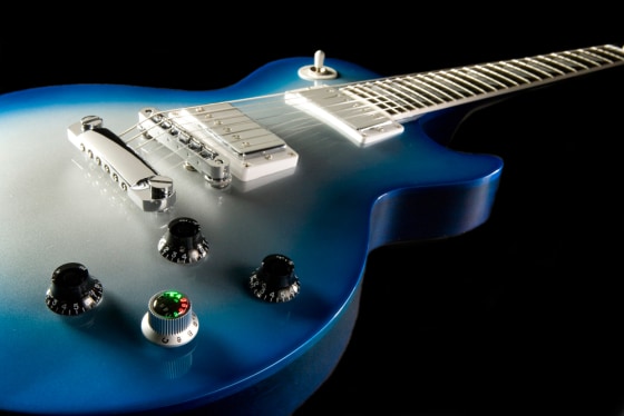 Guitar that tunes itself top