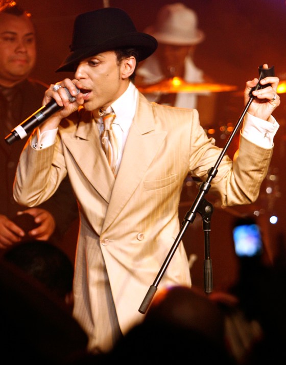 Image: Prince performs during a jam session in the Montreux Jazz Cafe