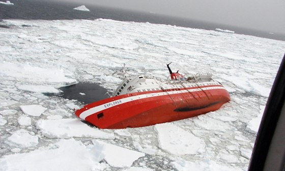 Image: The Liberian-flagged Explorer cruise ship is seen sinking after it hit an object in Antarctic waters.