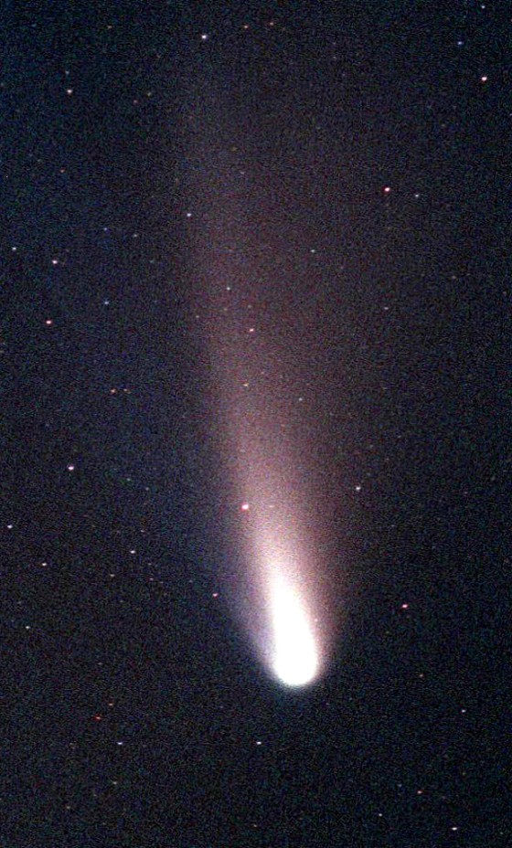 Image: The comet Hale-Bopp appears in the sky over Merrit