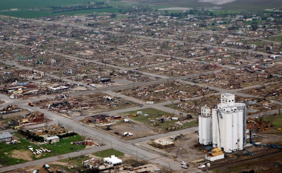 Image: Greensburg tornado aftermath