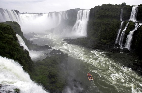 Image: Devil's Throat of the Iguazu Falls