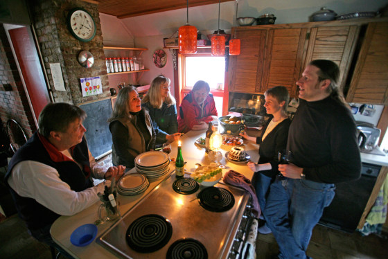Image: candleight dinner in Juneau