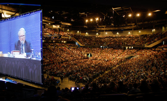 Image: Warren Buffett speaks