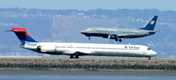 Image: Delta, United airplanes